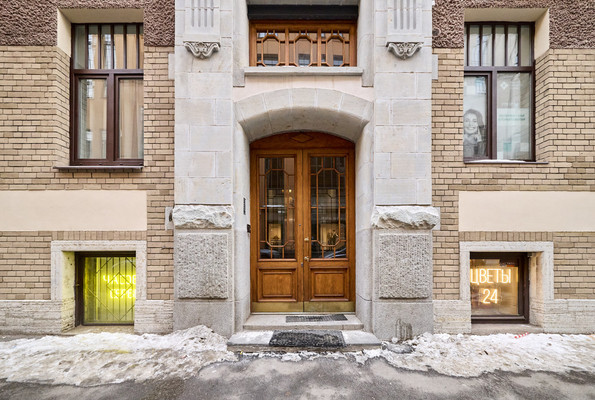 Фото квартиры по адресу Санкт-Петербург, Большая Конюшенная ул, 19/8А 