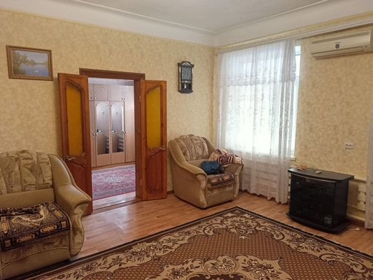 Фото квартиры по адресу Краснодарский край, Гулькевичский р-н, Гирей пгт, Красная ул, д. 8