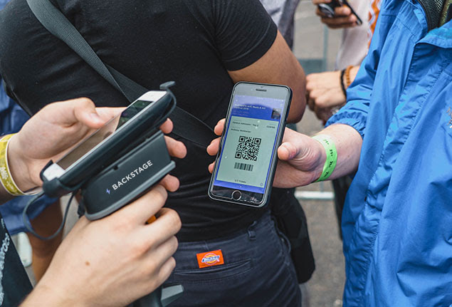 Backstage сравнение