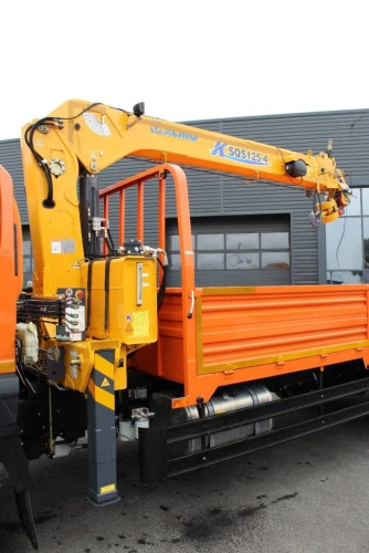 Автомобиль DAYUN CGC1120D грузовой бортовой с КМУ XCMG SQS 125-4