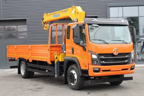 Автомобиль DAYUN CGC1120D грузовой бортовой с КМУ XCMG SQS 125-4