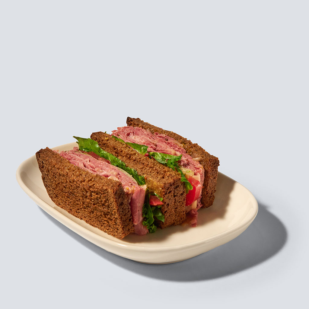бородинский сэндвич с пастрами