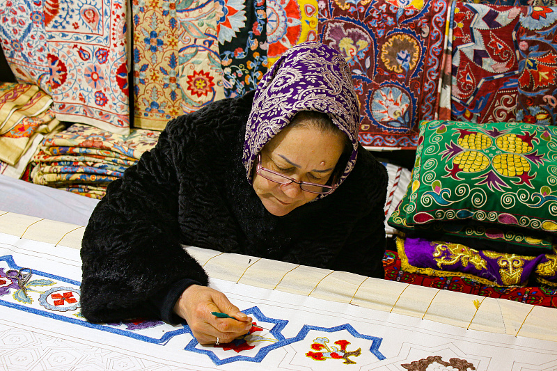Узбекская ткачиха