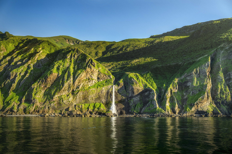 Водопад на Курилах