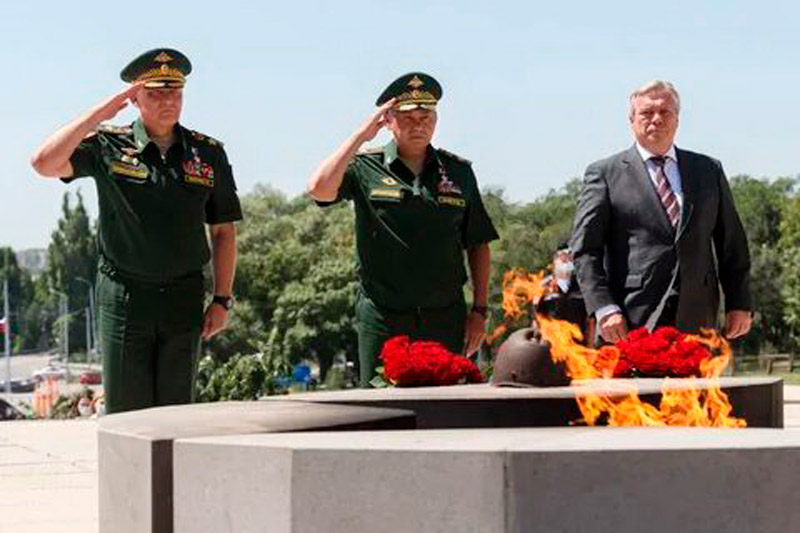 Сергей Шойгу посетил музейный комплекс «Самбекские высоты»