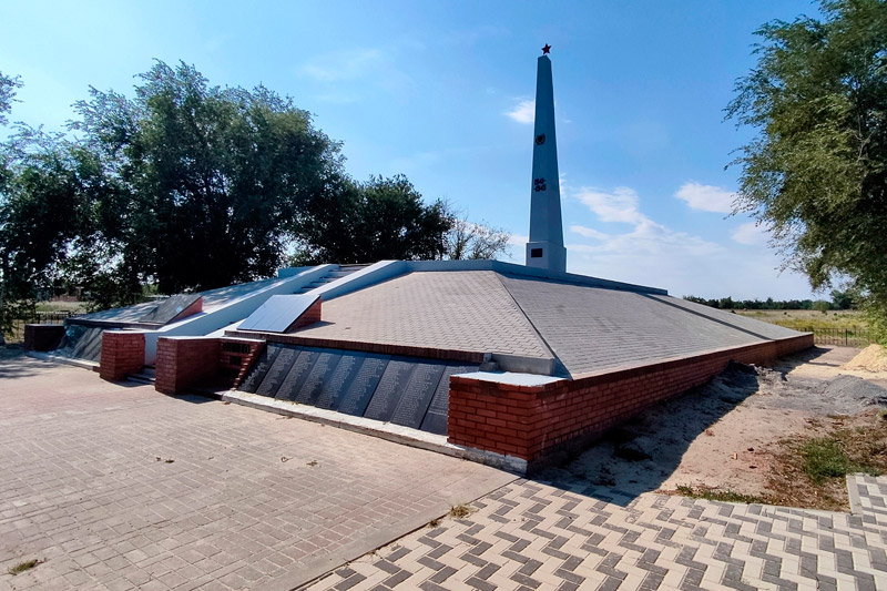 Завершен ремонт стелы