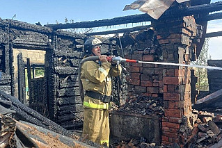 В Обливском районе сгорел дом из-за неисправного холодильника