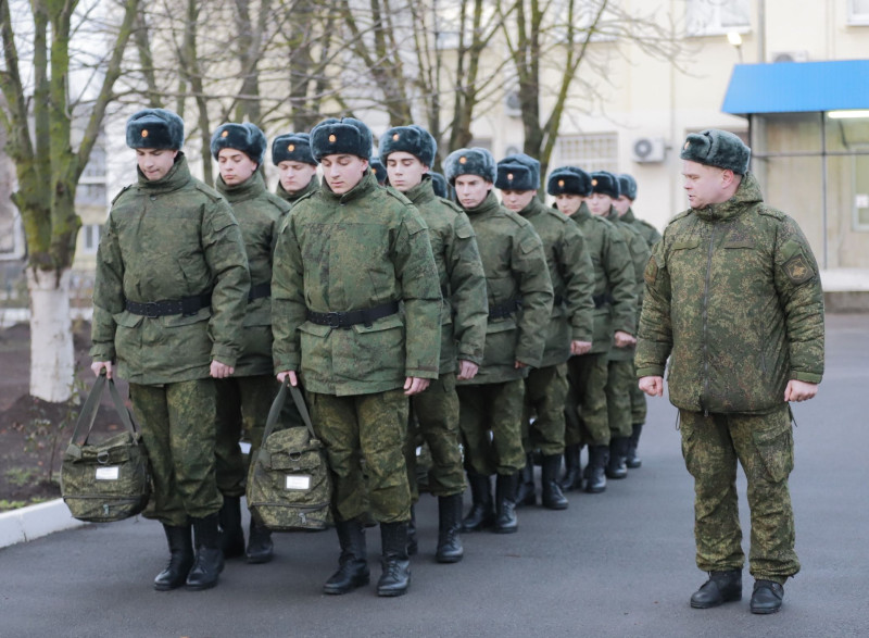 70 новобранцев отправятся на военную службу из Обливского и Советского районов в рамках осеннего призыва