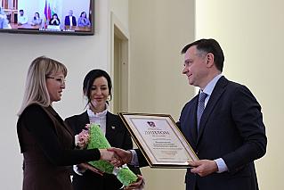 На приведение в порядок дворов, парков и детских площадок в Ростовской области направят почти 1,5 миллиарда рублей