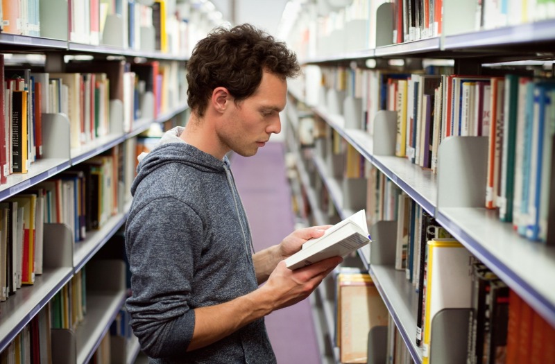Какие жанры книг самые популярные у россиян?