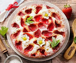 Выпечка с клубникой в мультиварке
