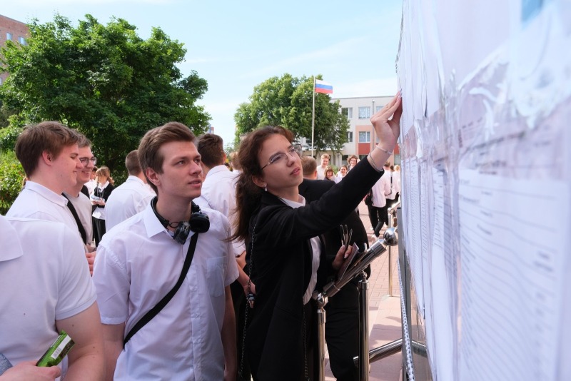 49 донских выпускников набрали 100 баллов по результатам первых ЕГЭ