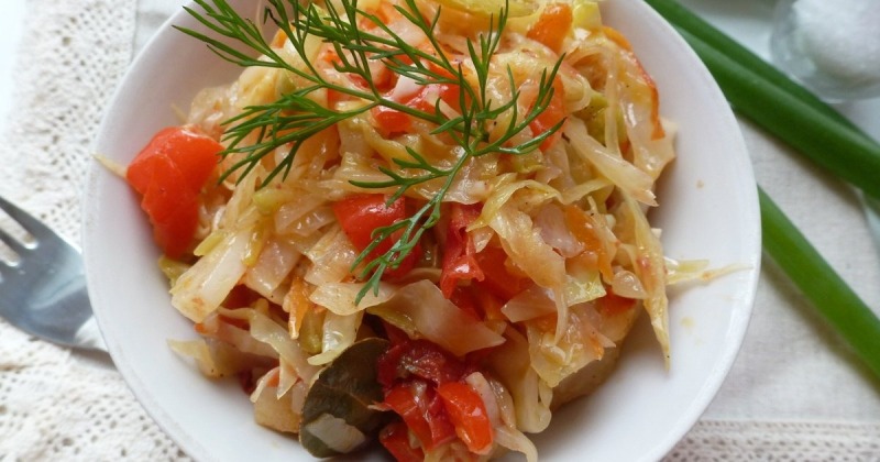 Жареная капуста с кабачками