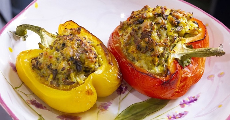 Фаршированные перцы с грибами
