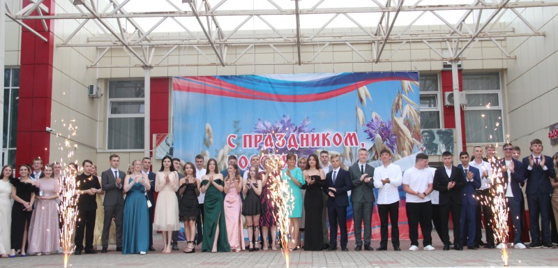 В добрый путь, выпускники!
