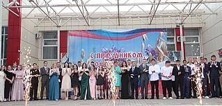 В добрый путь, выпускники!
