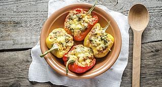 Перцы, фаршированные кашей и сыром