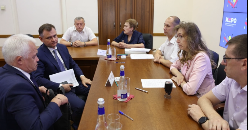 Юрий Слюсарь первым подал документы в избирком для участия в выборах губернатора Дона