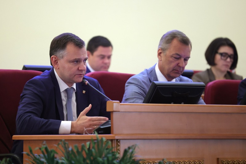 Упрощены условия приема на муниципальную службу для участников программы “Герои Дона”