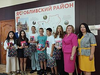Юные обливчане получили первые паспорта