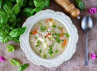 Уха с перловкой