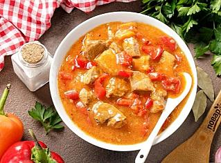Гуляш с болгарским перцем