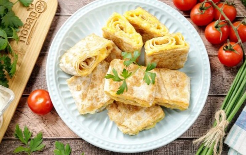 Рулет из лаваша с сыром