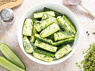 Огурцы с чесноком и укропом