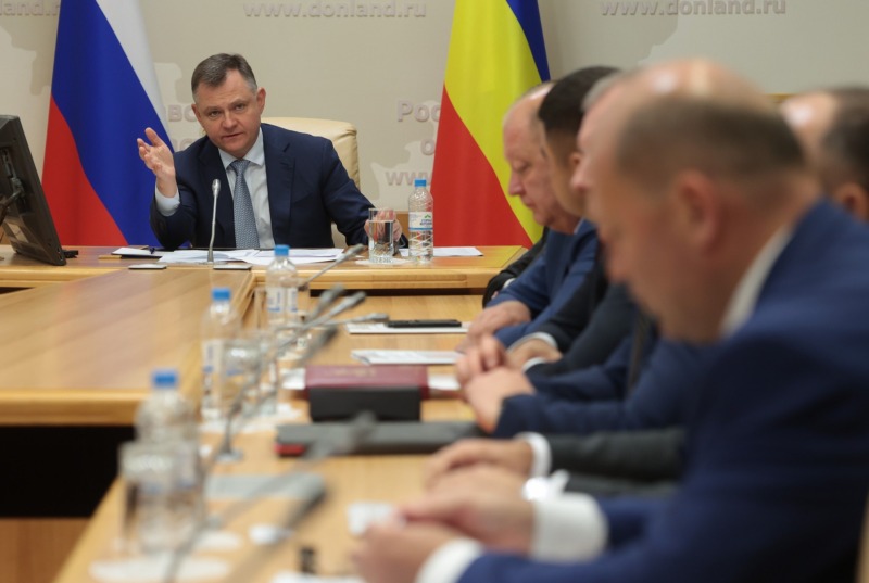Глава региона потребовал ускорить обустройство детских игровых зон в Ростовской области