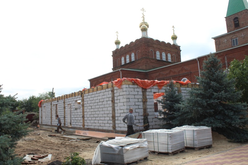 В Обливской началось строительство Воскресной школы: помочь может каждый