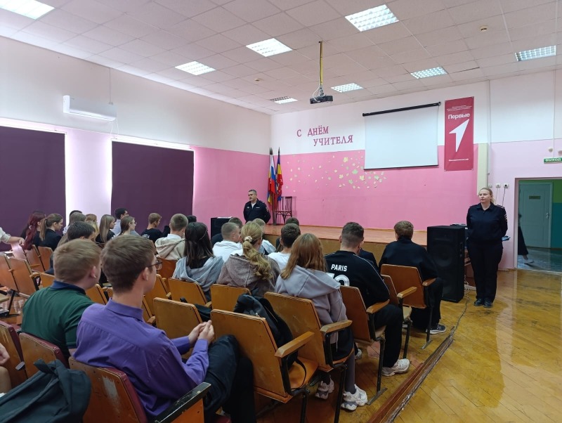 Задать вопрос начальнику полиции смогли учащиеся Советской школы