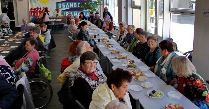 Теплый вечер для старшего поколения: в Обливской прошли праздничные посиделки для пожилых