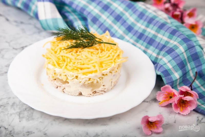 "Дамский каприз" с курицей и ананасами