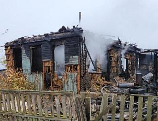 Ночной пожар унес жизни двух человек