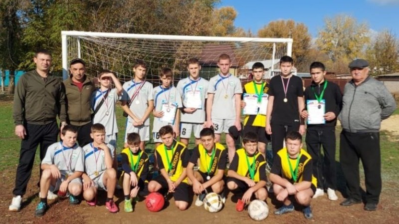 Победили советские футболисты