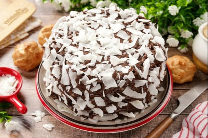 Торт из профитролей со сметанным кремом