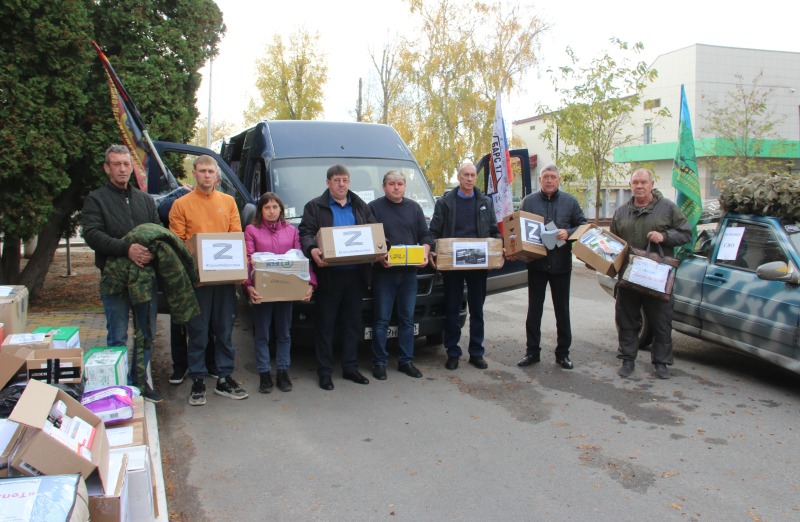 В единстве – сила: в преддверии праздника обливчане собрали теплые вещи и продукты для участников СВО