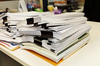 Начисляла себе незаконные выплаты