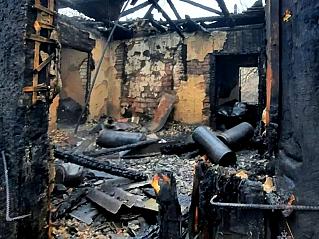 Дом сгорел дотла: в Ростовской области при пожаре погиб пенсионер