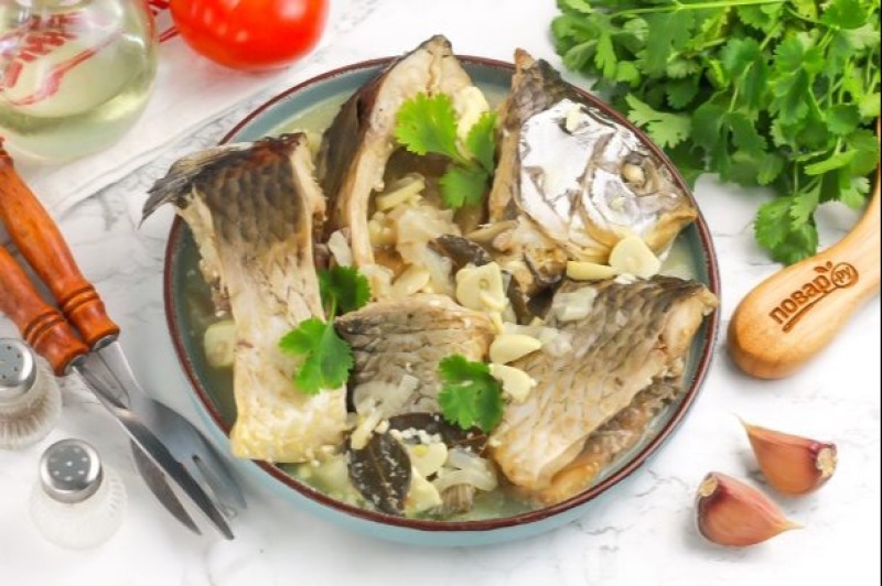 Тушеный карась