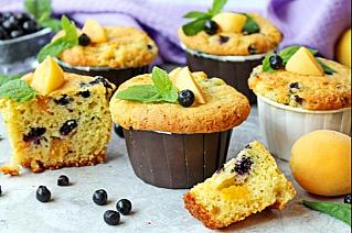 Маффины с черникой и абрикосами