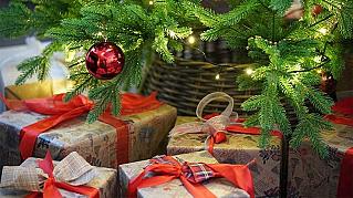 В Роспотребнадзоре запустили горячую линию по выбору подарков