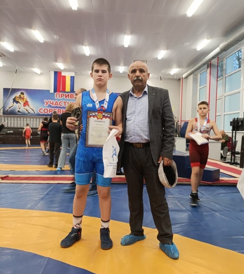 Юный борец из Обливской – лучший в областном турнире