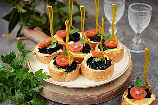 Канапе с икрой палтуса