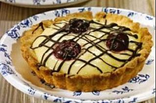 Корзиночки с кремом и вишней