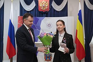 В рамках Всероссийской акции «Мы – граждане России» донские школьники получили первые паспорта