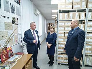 От поиска родных до истории края: руководитель архивной службы области провел прием граждан в Обливском и Советском районах