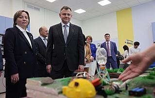 Губернатор поощрил лучших педагогов Дона за воспитание и творчество