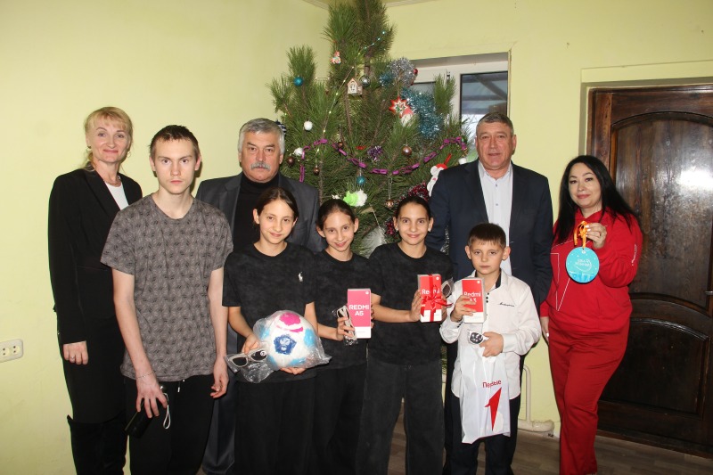 Новогодние мечты детей исполняет «Елка желаний»