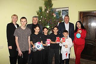 Новогодние мечты детей исполняет «Елка желаний»